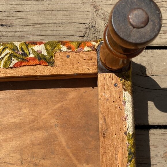 89-(VHD) Vintage. Home Decor. 1963 Handcrafted.Floral. Footstool. - Picture 7 of 15